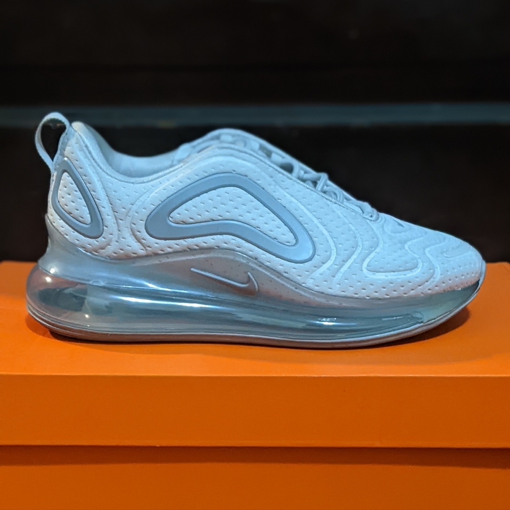 Nike Air Max 720 - Vast Wolf Grey (6.5 men; 8 women)